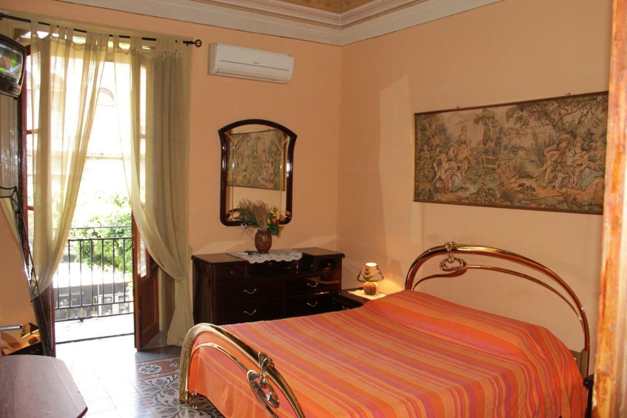 B&B Stazione Centrale Palermo Buitenkant foto